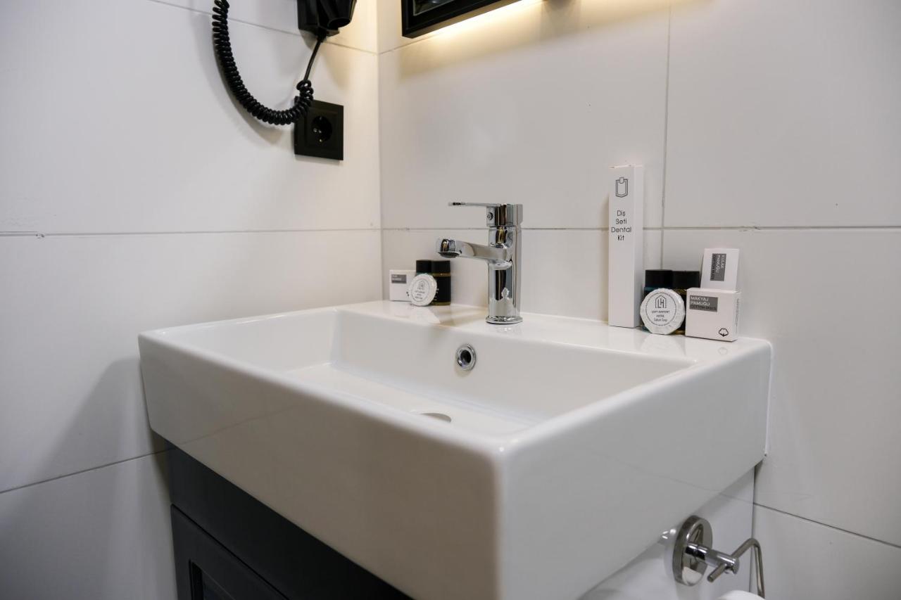 Plus Hotel & Private Transportation Istanbul Airport-By Loft Arnavutkoy Esterno foto